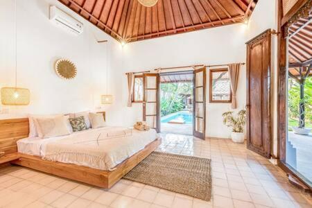 Villa Toscana - 7 Bdr Luxury Villa With Private Pool & Jacuzzi Seminyak  Exterior photo