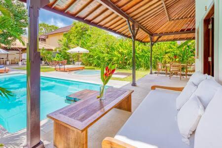 Villa Toscana - 7 Bdr Luxury Villa With Private Pool & Jacuzzi Seminyak  Exterior photo